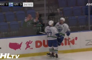 Zack Mac scores a worldie