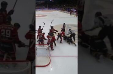 Brian O'Neill crosscheckar Oliver Okuliar i ansiktet (Luleå HF mot Skellefteå AIK i SHL) (#Shorts)