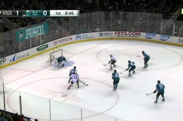 Gotta See It: Jones goes post-to-post for great save