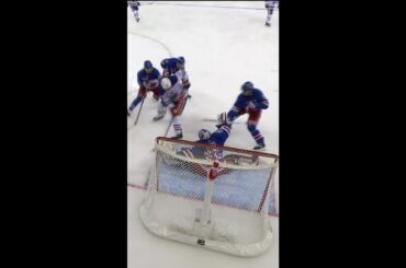 Jonathan Quick Hits The Splits 😱