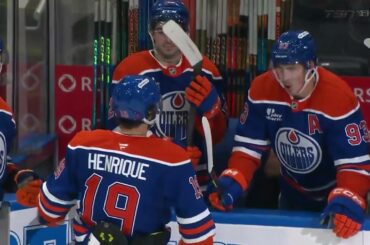 Adam Henrique puts the Oilers back in front! #nhl