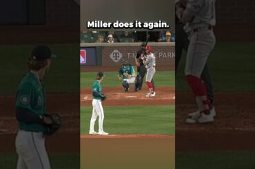 TORTURE!! Bryce Miller abuses Zach Neto with his leg hangs. #mlb