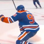 Oilers' Jake Walman Has Pass Deflected In For Late Tying Goal vs. Blue Jackets