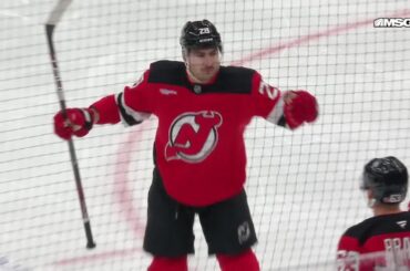 Timo Meier scores a powerplay goal against the New York Islanders