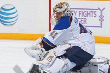 Halak steals a goal from Bertuzzi on doorstep