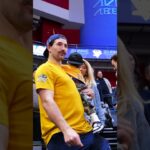 Waiting for daddy postgame! #nashvillepredators Forsberg firar Global Series-segern med familjen