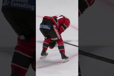 Brendan Shinnimin träffas mellan benen (Luleå HF mot Djurgården Hockey i Sverige) (#Shorts)