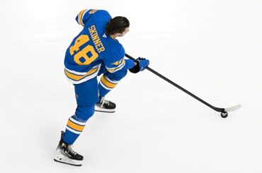 Hunter Skinner takes rookie lap before NHL debut