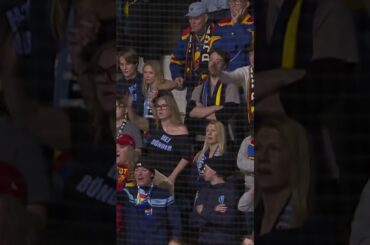 Robin Kovac hånas av publiken (Djurgården Hockey mot Linköping HC i Hovet i SHL i Sverige) (#Shorts)