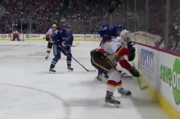 Gotta See It: Canucks’ Edler gets physical with Flames