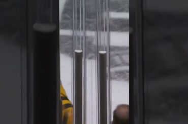 Johan Ivarsson försöker skada Pär Lindholm (Malmö Redhawks mot Skellefteå AIK i SHL) (#Shorts)