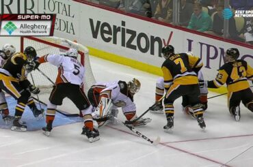 Gotta See It: Bernier gives up an easy goal to the Penguins