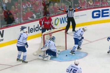 Reimer kicks out left pad to stone Williams