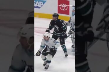 Pavol Regenda sa po povolaní do #NHL presadil do siete Utahu 👏👏 #pavolregenda #sanjosesharks #hokej