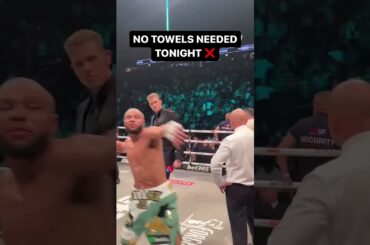 Chris Eubank Jr threw his towels out of the ring after Liam Smith knockout win 👋