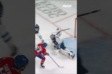 Un vol signé Eric Comrie! 🤯#GoJetsGo c. #GoHabsGo sur RDS 📺