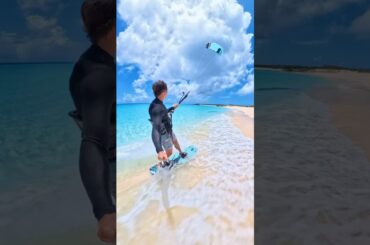 Kitesurfing In Paradise 😱 Can’t Get Better Than This 🤯