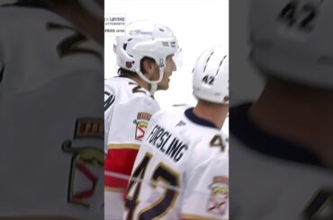 Lundell bats it in! 🇫🇮🏏 Lundell iskee ilmasta sisään