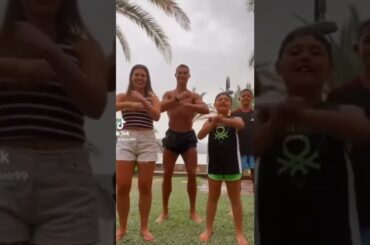 CRISTIANO RONALDO DANÇANDO "DESENROLA, BATE, JOGA DE LADIN" 😂