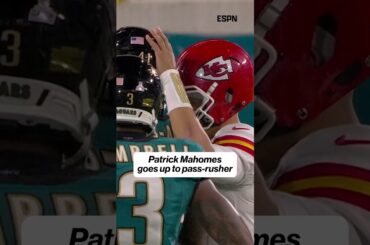 Patrick Mahomes with a Vet move #PatrickMahomes #NFL #Chiefs #Jaguars