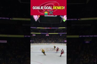 Goalie goes for the GOAL 👀