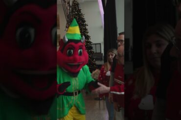 NJ Devil recreates Buddy the Elf's escalator scene