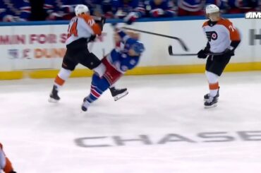 J.T. Miller frappé par le train Nick Seeler