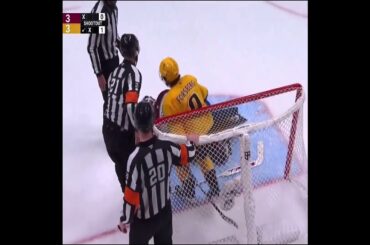 🚨🚨 Wedgewood was run into HARD by Filip Forsberg