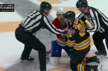 Josh Anderson Drops 🥊 Gloves 🥊 With Tanner Jeannot