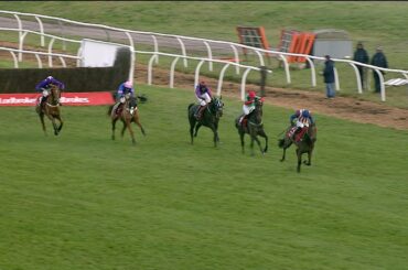 DE RASHER COUNTER gives Ben Jones a landmark success in the 2019 Ladbrokes Trophy