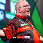 Ally Pally goes “BUNTING MENTAL” for Stephen Bunting’s walk-on 🤩