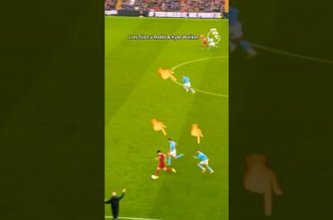 Luis Diaz Was Too Quick For Them! 🫢