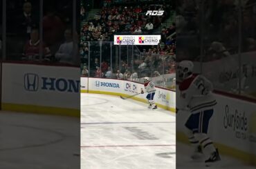 Daniil Tarasov croyait qu’il y avait une pénalité aux Panthers, MAIS NON! 🤯