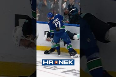 HERE’S HRONEK 💥