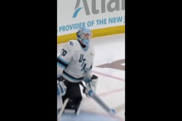 Dougie Hamilton with a Short Goal vs. Utah Mammoth