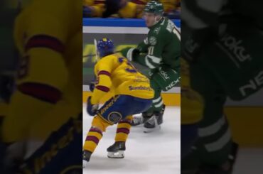 Victor Eklund tacklar Joakim Nygård (Djurgården Hockey Färjestad BK Löfbergs Arena SHL)  (#Shorts)