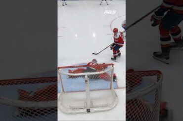 Logan Thompson réalise tout un arrêt devant Alexandre Texier 😱#GoHabsGo c. #ALLCAPS sur RDS 📺