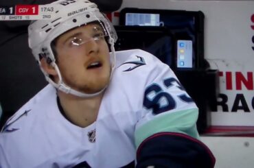 Kraken's Jacob Melanson 1st NHL goal vs. Flames on wrist shot