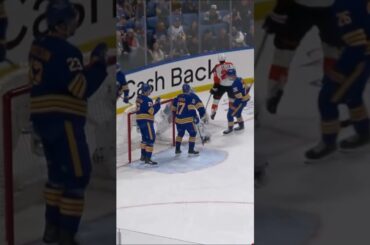 Ukko-Pekka Luukkonen vole un but certain à Nikita Grebenkin 🫨🥅 #sabres