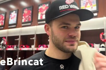 Detroit Red Wings rave about youngest goaltending prospect