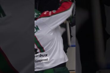 Max Lindholm är arg (Frölunda HC mot Timrå IK i SCA Arena i Timrå i SHL i Sverige) (#Shorts)