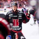 Jesse Ylönen nätar i sin första match för Örebro Hockey