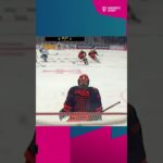 Renouf mit hartem Check!