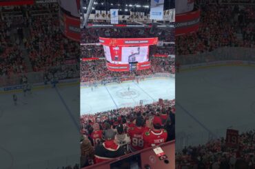 Jonathan Toews returns to Chicago 💙 #gojetsgo