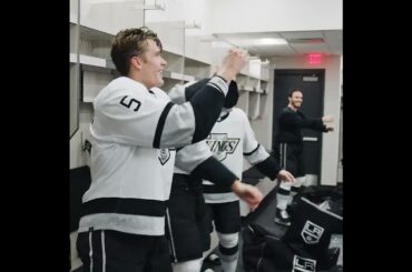 Раздевалка: Владислав Гавриков и LA Kings после 5:0 #gr8nhl #обзорнхл