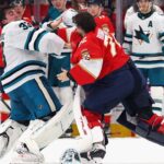 Sergei Bobrovsky & Alex Nedeljkovic drop the gloves!!