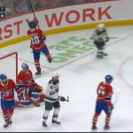 Jakub Dobes offre un cadeau à Brock Faber