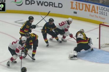 Vancouver Canucks vs. New Jersey Devils - Game Highlights