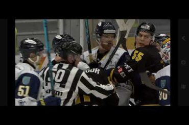 John Stevensin sikamainen poikittainen suoraan naamaan | Ulosajo