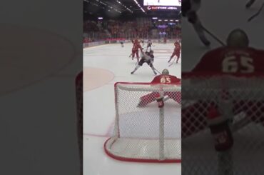 Jacob Crespin med en snygg räddning (Kalmar HC mot Nybro Vikings IF i Hockeyallsvenskan) (#Shorts)